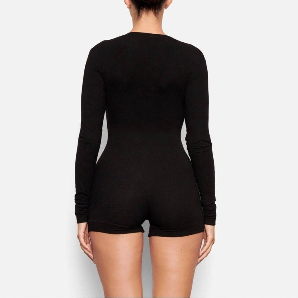 SKIMS Black Soft Lounge Button Up Henley Ribbed Sleep Romper Size Medium Casual - Picture 16 of 16